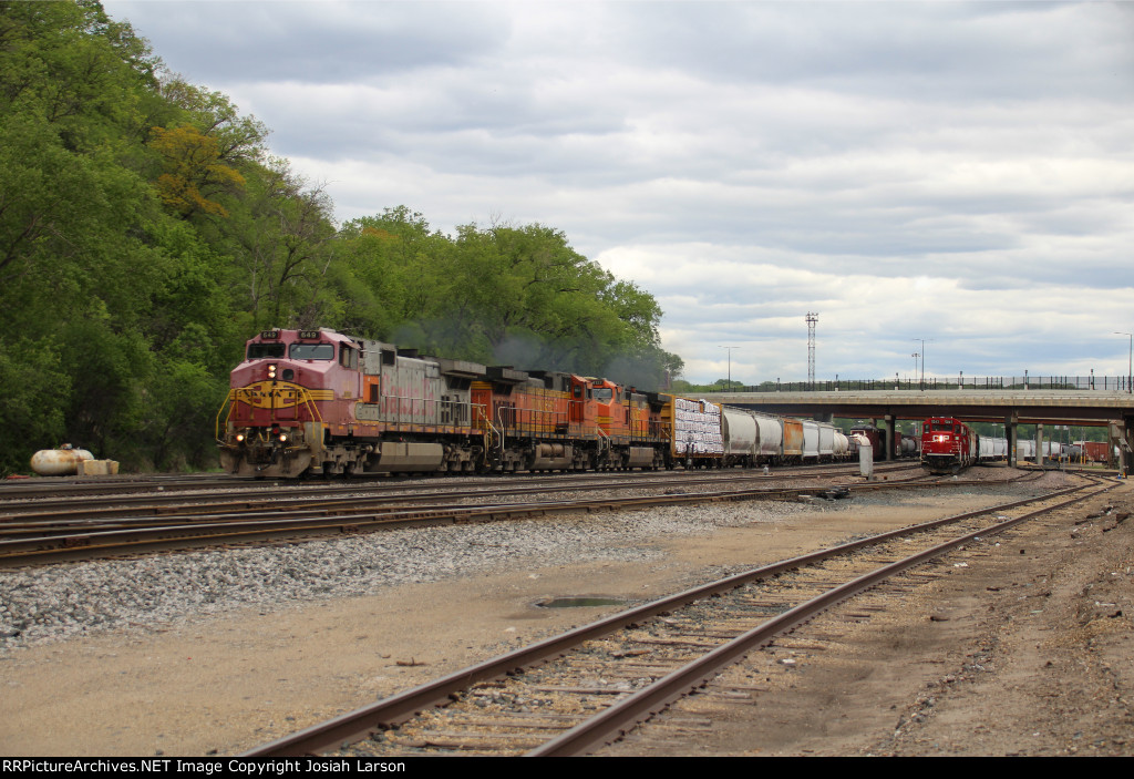 BNSF 649 & CP 5043